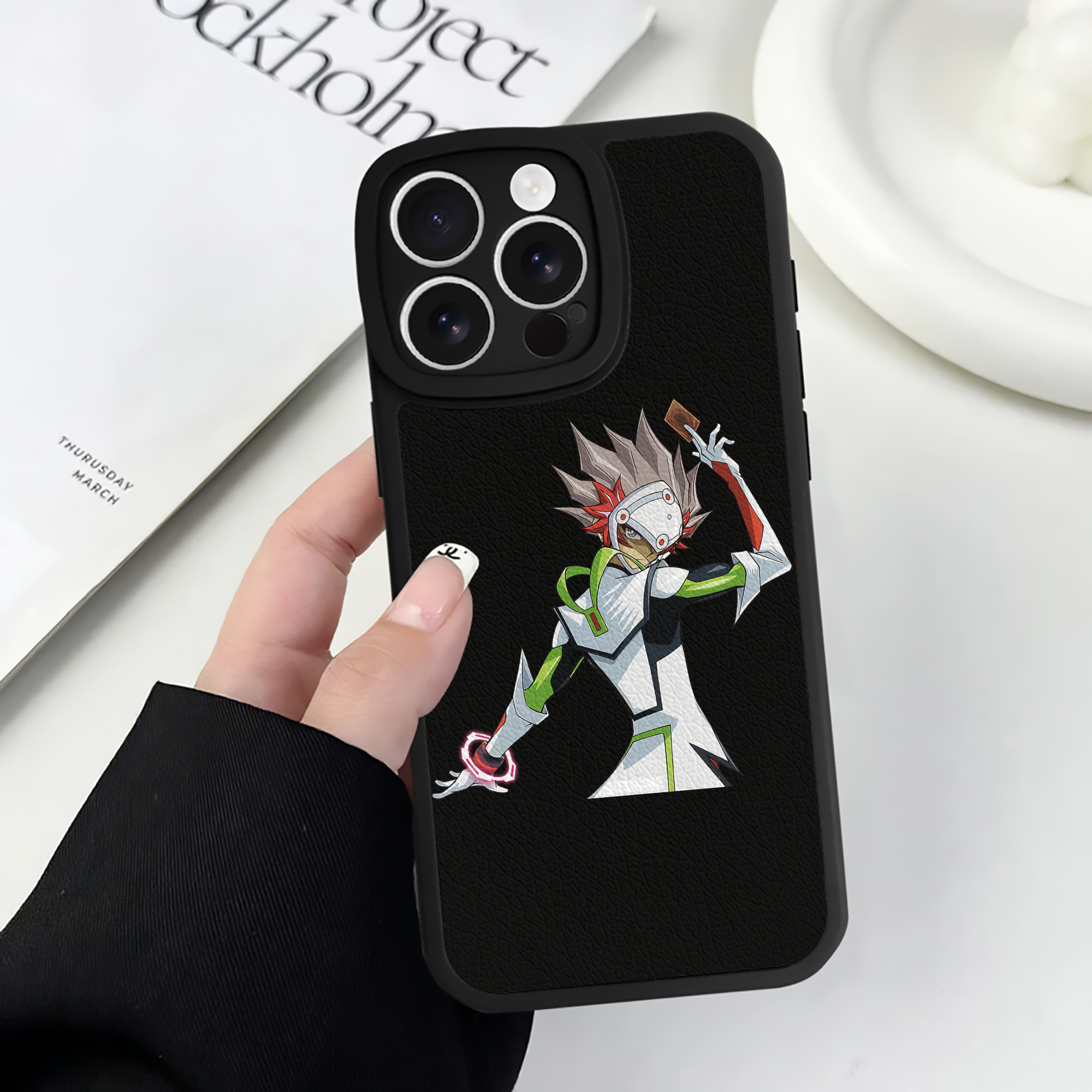 遊☆戯☆王 Yu-Gi-Oh! 【iPhone 16シリーズ対応】シリコンスマホケース（レザー調） 材質：シリコン